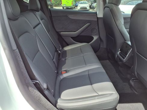 Used 2026 Tesla Model Y Long Range AWD/4WD image 15