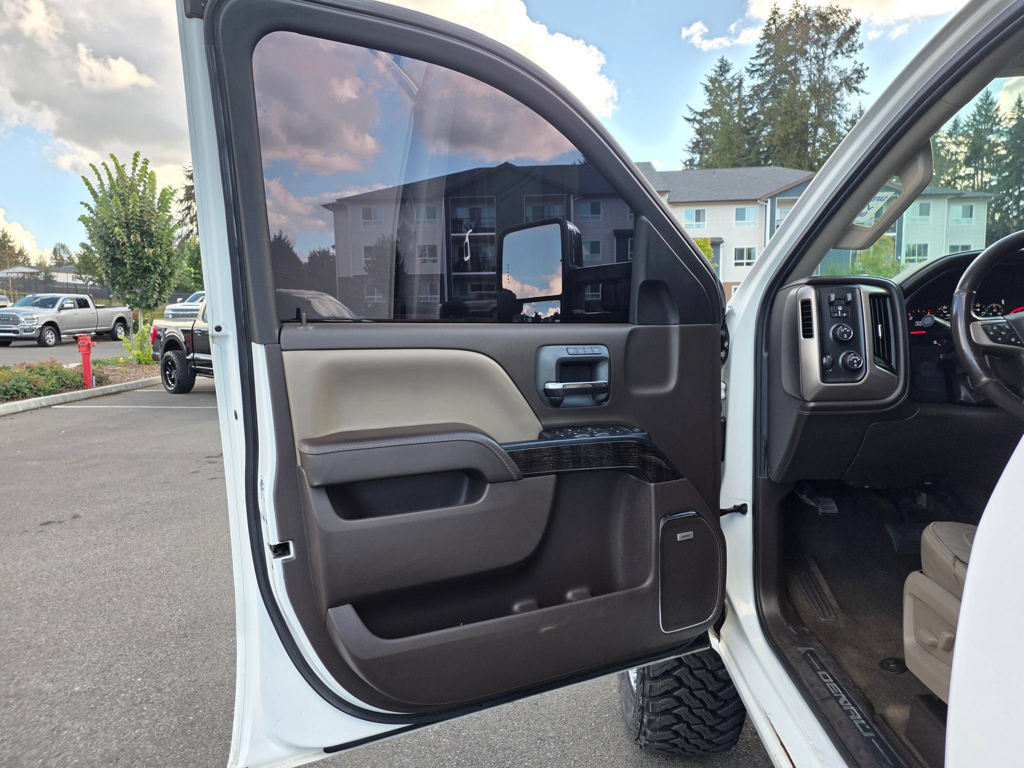 Used 2016 GMC Sierra 2500 Denali AWD/4WD image 24