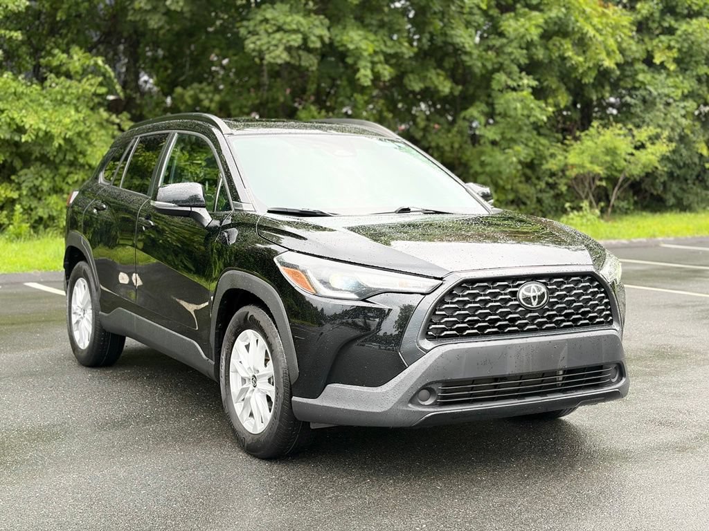 Used 2023 Toyota Corolla Cross LE w/ Moonroof Package AWD/4WD image 8