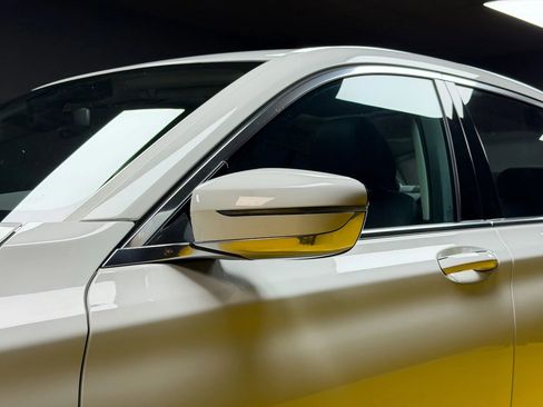 Used 2016 BMW 740i image 9