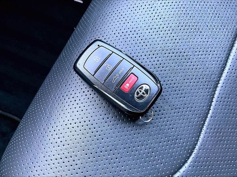 Used 2023 Toyota Tundra Platinum image 15