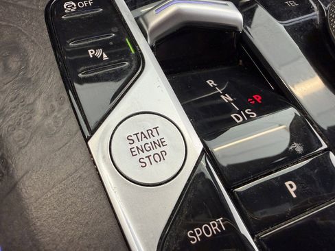 Used 2024 BMW X5 xDrive40i w/ M Sport Package image 31