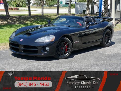Used 2004 Dodge Viper SRT-10 image 1