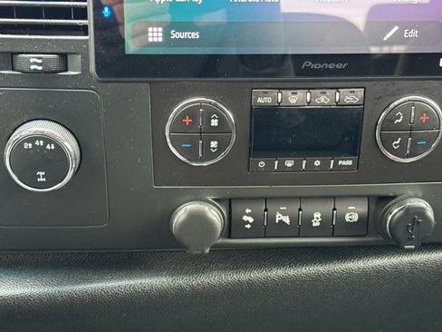 Used 2013 Chevrolet Silverado 3500 LT w/ Interior Plus Package image 19