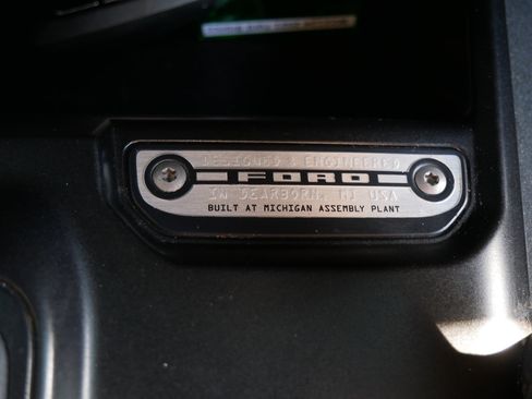 Certified 2021 Ford Bronco Black Diamond image 32