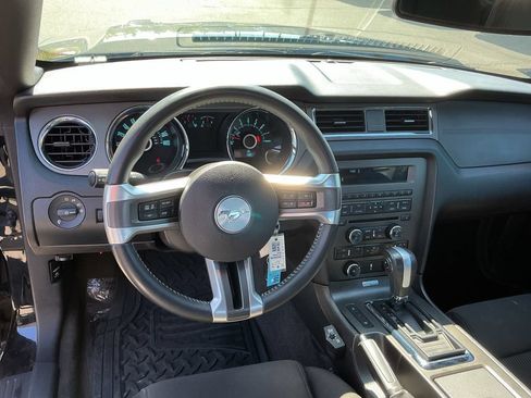 Used 2013 Ford Mustang GT RWD image 8