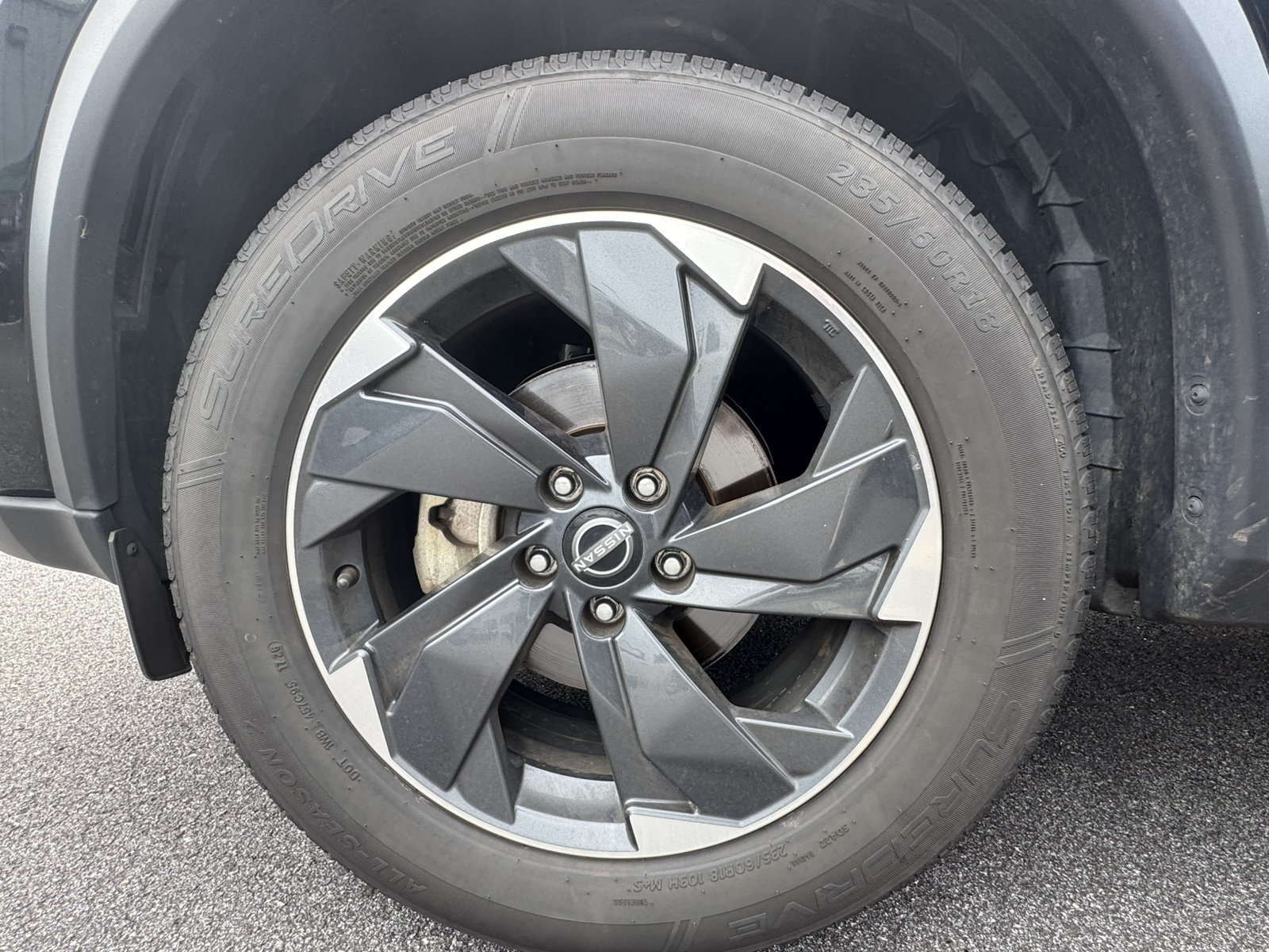 Used 2024 Nissan Rogue SV AWD/4WD image 13