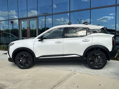 New 2026 Nissan Kicks SR image 4