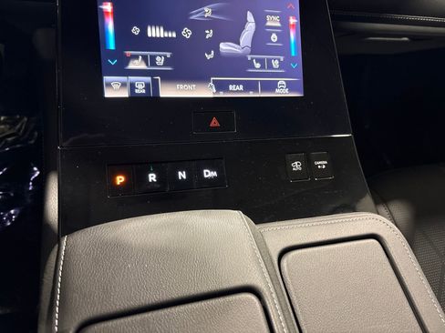 Certified 2025 INFINITI QX80 Sensory image 18