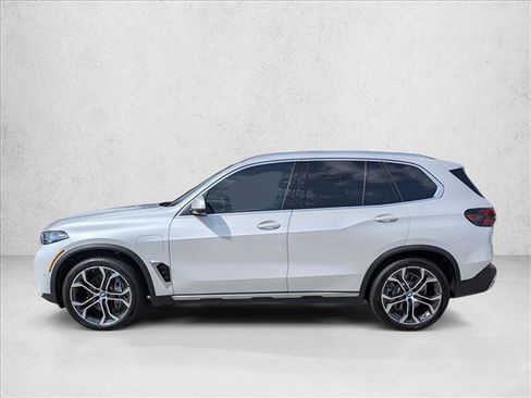 Certified 2026 BMW X5 xDrive50e w/ Premium Package AWD/4WD image 9