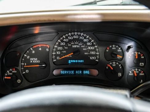 Used 2005 GMC Sierra 2500 SLT w/ Heavy-Duty Power Package AWD/4WD image 25