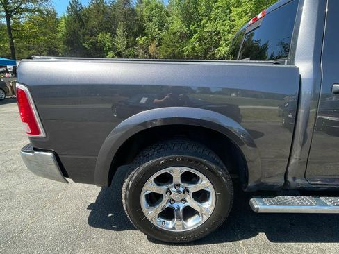 Used 2016 RAM 1500 Laramie w/ Convenience Group AWD/4WD image 9