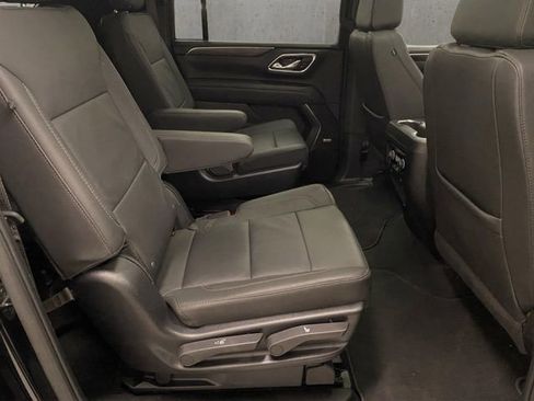 Used 2024 Chevrolet Suburban Z71 w/ Luxury Package AWD/4WD image 27