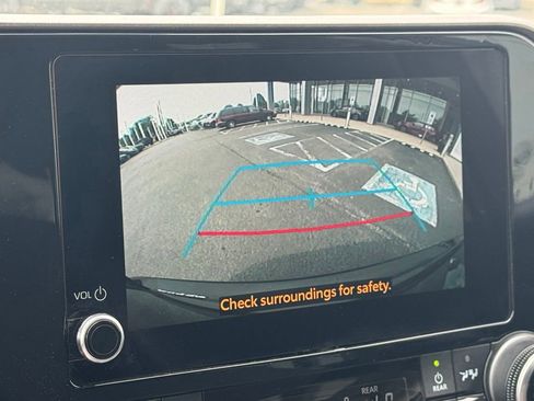 Certified 2025 Toyota Highlander LE FWD image 41