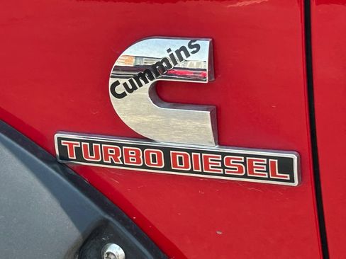 Used 2018 RAM 2500 Tradesman w/ Chrome Appearance Group AWD/4WD image 16