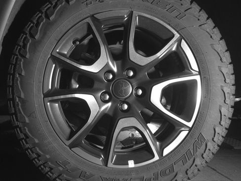 Used 2025 Jeep Compass Trailhawk AWD/4WD image 14