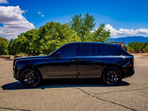 Used 2022 Rolls-Royce Cullinan w/ Dynamic Package image 62