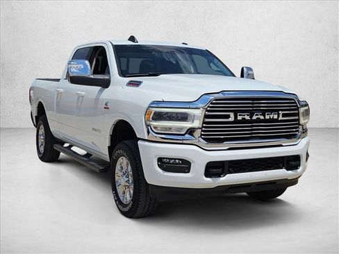 Used 2024 RAM 2500 Laramie AWD/4WD image 3