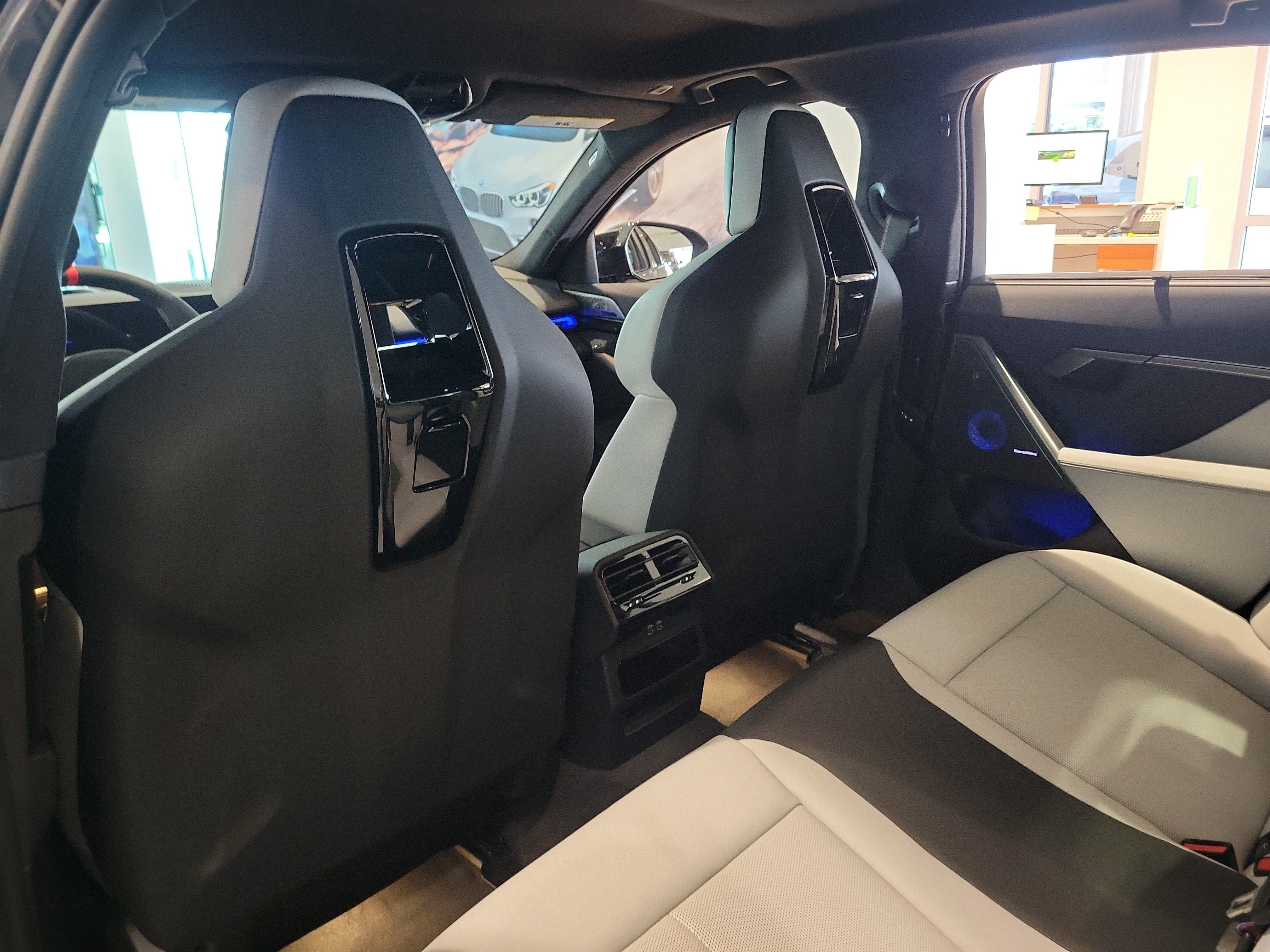New 2027 BMW M5 w/ Carbon Package AWD/4WD image 9