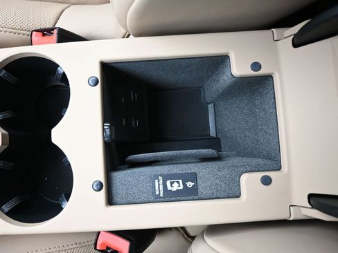 New 2026 Porsche Macan image 18