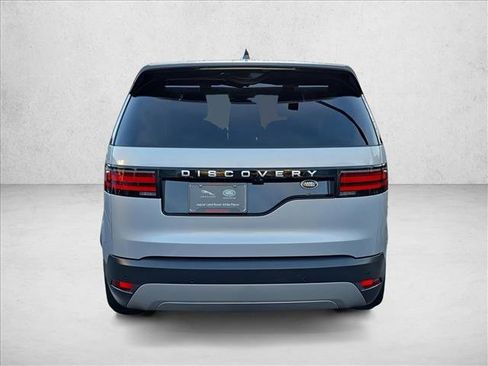 Used 2022 Land Rover Discovery S image 6