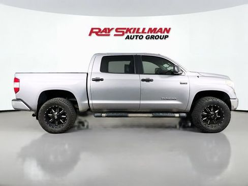 Used 2016 Toyota Tundra SR5 w/ SR5 Upgrade Package image 5