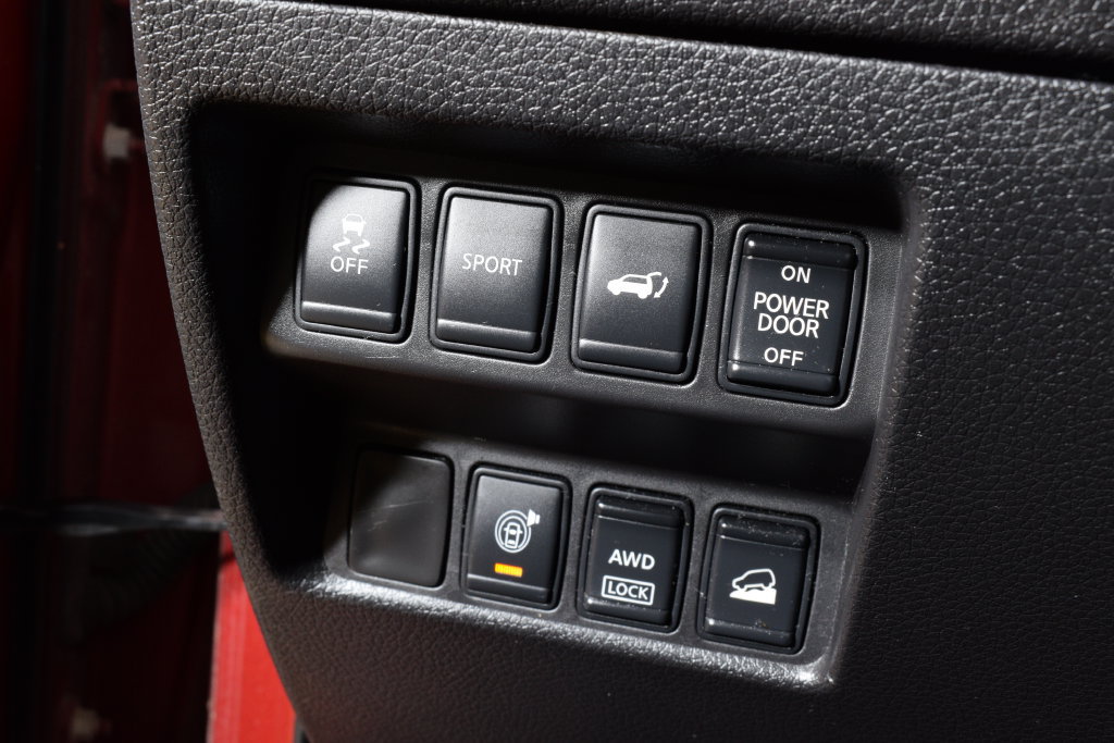 Used 2014 Nissan Rogue SL w/ SL Premium Package AWD/4WD image 18