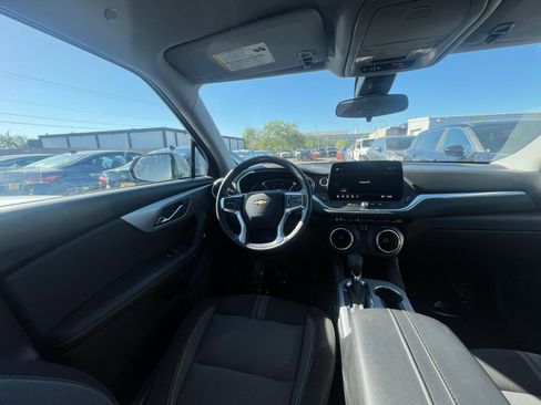 Used 2025 Chevrolet Blazer LT image 34