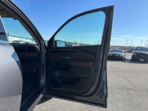 Used 2025 Honda Pilot Elite image 22