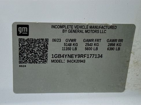 Used 2024 Chevrolet Silverado 2500 LT w/ Convenience Package image 39