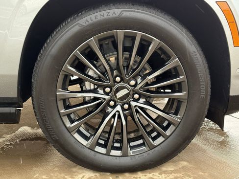 Certified 2026 Cadillac Escalade Platinum Sport image 9