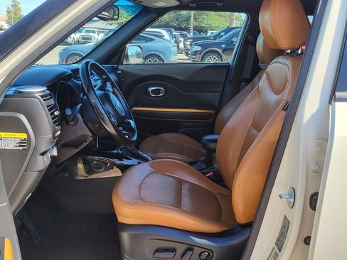 Used 2015 Kia Soul ! w/ Sun & Sound Package image 24