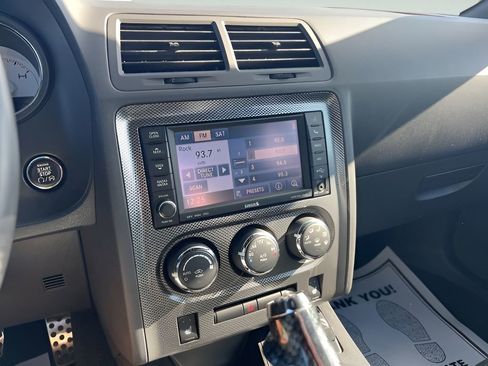 Used 2014 Dodge Challenger R/T image 23