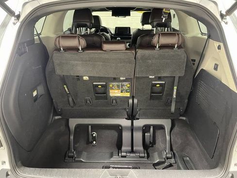 Used 2021 Toyota Sienna Platinum AWD/4WD image 25