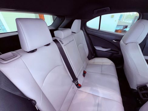 Certified 2025 Lexus UX 300h FWD w/ Accessory Package (Z1) image 15