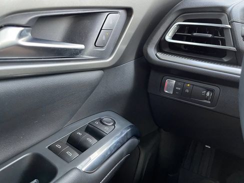 Used 2026 Chevrolet Traverse LT FWD image 11