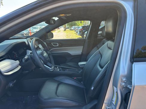 Used 2025 Jeep Compass Limited AWD/4WD image 28