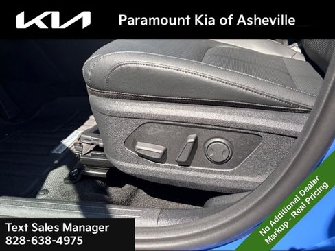 New 2026 Kia Sportage EX w/ EX Panorama Roof Package image 18