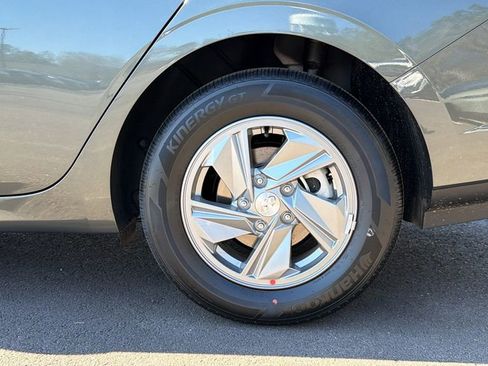 New 2026 Hyundai Elantra SE FWD image 19