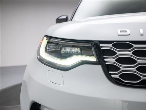 New 2026 Land Rover Discovery Limited Edition AWD/4WD image 10