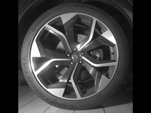 Certified 2022 Audi RS Q8 w/ Carbon Optic Package AWD/4WD image 12