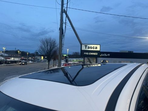 Used 2025 RAM 1500 Limited w/ Off Road Group image 6