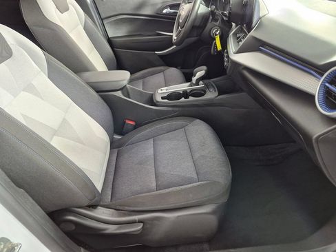 Certified 2024 Chevrolet Trax LS w/ LS Convenience Package FWD image 29