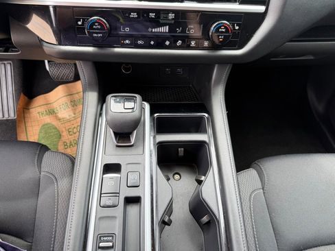 Used 2025 Nissan Pathfinder SV FWD image 21