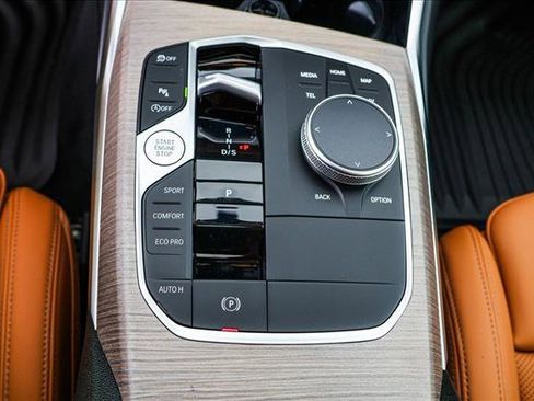 Used 2025 BMW 330i xDrive Sedan AWD/4WD image 19