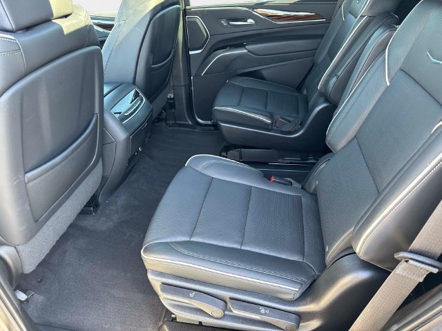Used 2023 Cadillac Escalade Premium Luxury AWD/4WD image 16