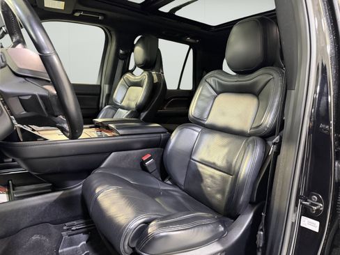Used 2020 Lincoln Navigator Reserve w/ Equipment Group 208A Reserve AWD/4WD image 12
