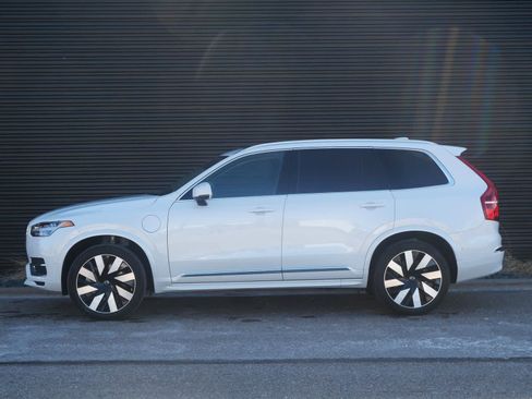 Used 2025 Volvo XC90 T8 Plus w/ Protection Package Premier image 2