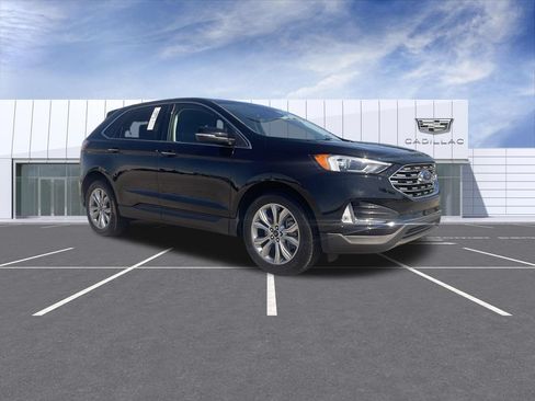 Used 2024 Ford Edge Titanium AWD/4WD image 2