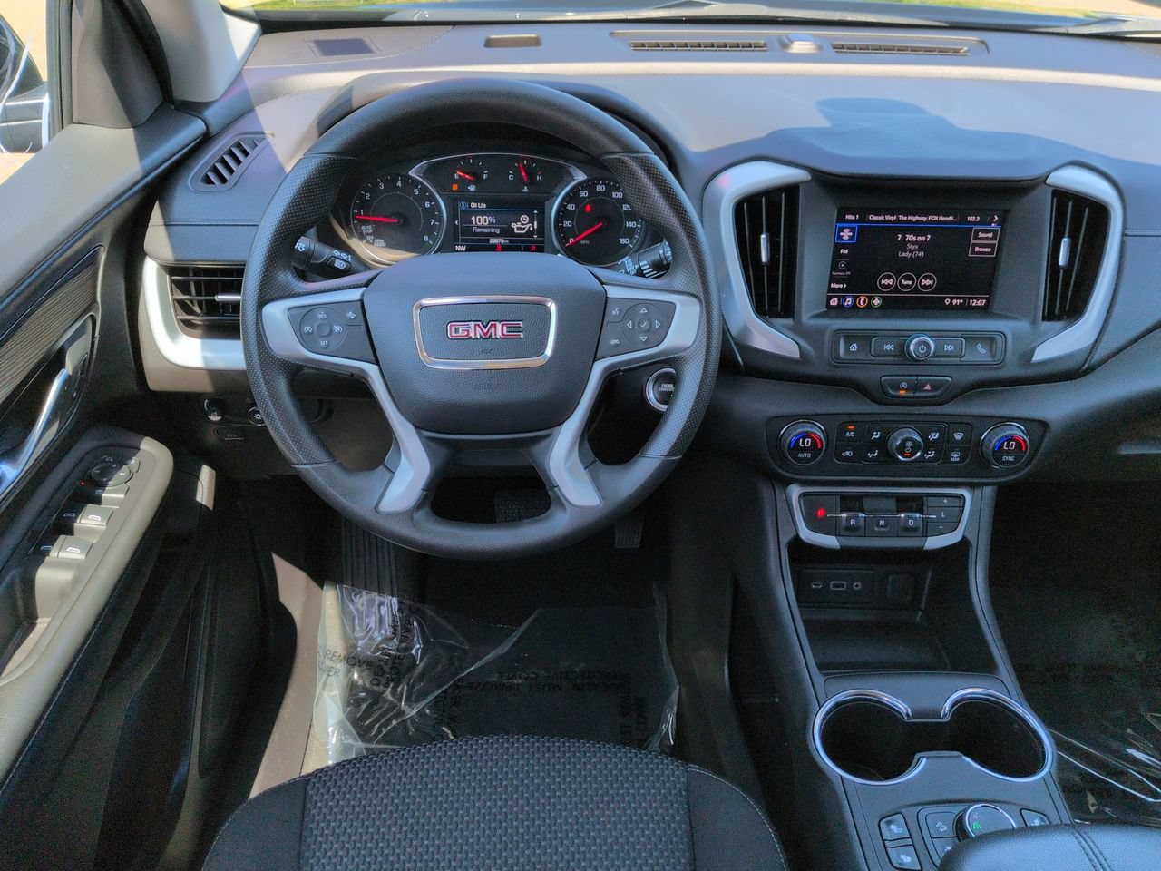 Used 2024 GMC Terrain SLE w/ Driver Convenience Package FWD image 16